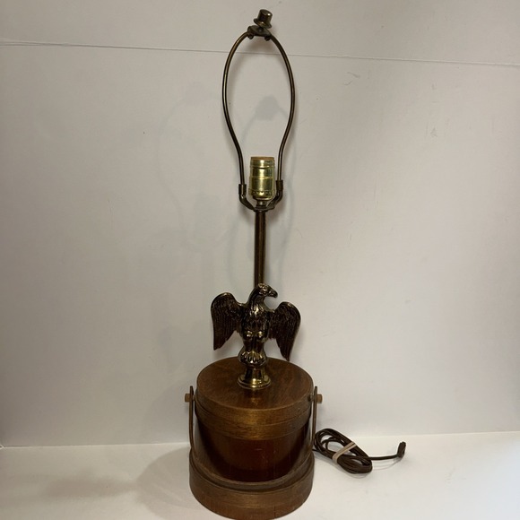 VINTAGE 60'S BASKETVILLE VERMONT COLONIAL STYLE FIRKIN BUCKET BRASS EAGLE LAMP - Picture 1 of 9